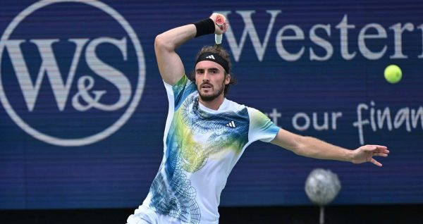 Ήττα και αποκλεισμός για τον Τσιτσιπά από τον Χούρκατς (0-2)