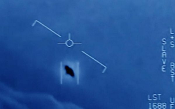 Συντρίμμια UFO και αερομαχίες με εξωγήινους – Τραβηγμένοι ισχυρισμοί σε ακρόαση του Κογκρέσου
