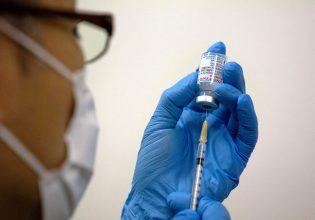 Κοροναϊός: Μεγάλο άλμα στις μετοχές εταιριών εμβολίων εν μέσω εξάπλωσης νέων παραλλαγών