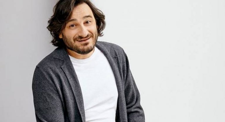 Βασίλης Χαραλαμπόπουλος: «Η ζωή δεν μας θέλει θεατές, ας γίνουμε ενεργοί»