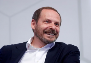 Ρωσία: Ο ολιγάρχης που ζητά άρση των κυρώσεων