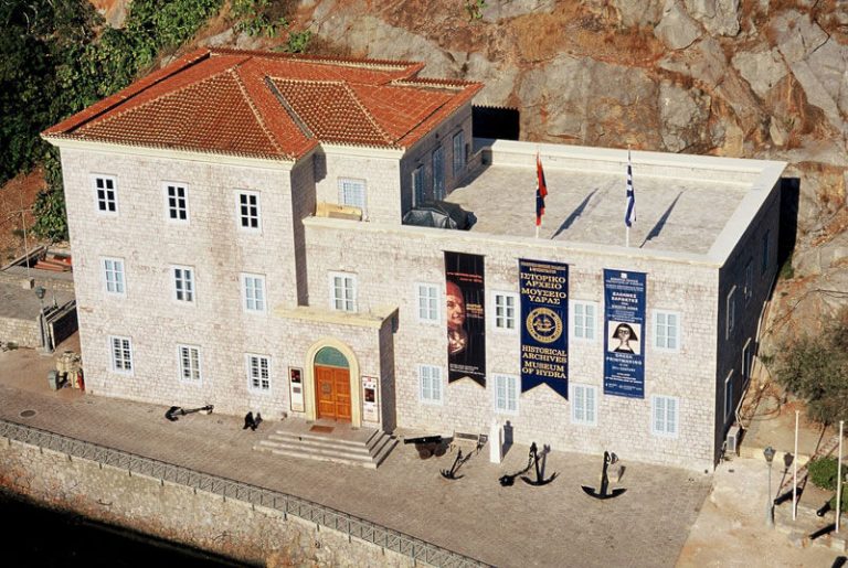 Ιστορικό Αρχείο και Μουσείο Ύδρας: «Γυναικεία υπόθεση» η έκθεση του HYam