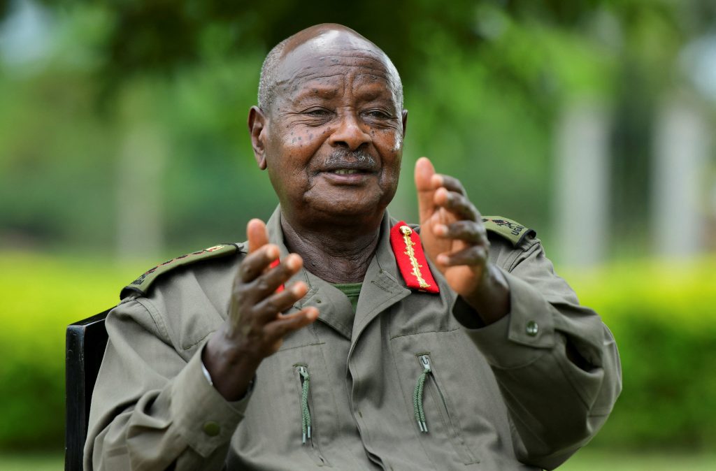 Ουγκάντα: Ο πρόεδρος Μουσέβενι επικρίνει την Παγκόσμια Τράπεζα για την… υπεράσπιση των ΛΟΑΤ+