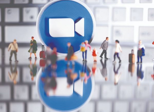 Ζοοm: Τέλος οι τηλεδιασκέψεις, οι υπάλληλοι της εταιρείας επιστρέφουν στο γραφείο