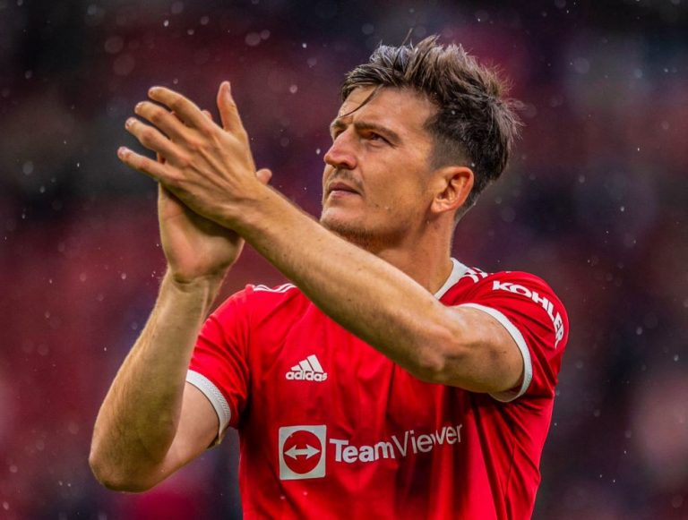 Τεν Χαγκ: «Είμαι πολύ χαρούμενος που παρέμεινε ο Χάρι Μαγκουάιρ»