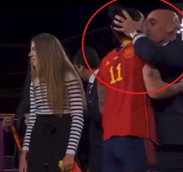 Η FIFA τιμώρησε τον Λούις Ρουμπιάλες