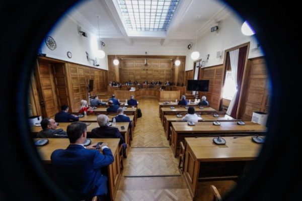 ΣΥΡΙΖΑ: Η κυβέρνηση Μητσοτάκη συνεχίζει τη συγκάλυψη του σκανδάλου των υποκλοπών