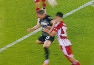 Η εγκληματική αγκωνιά του Σάλαι στον Έσε (pic, vid)