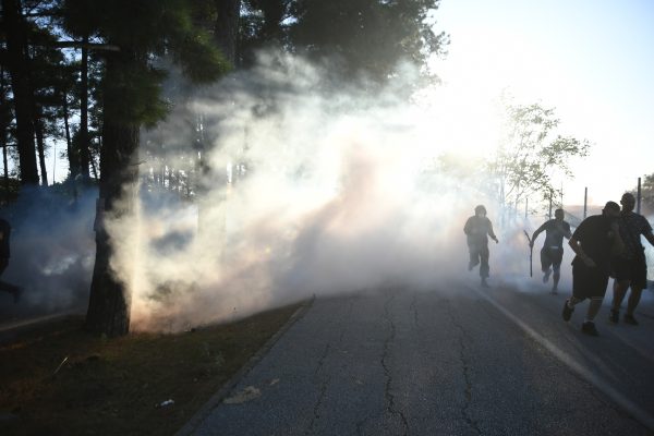 «Θα μπούμε στον κόσμο, θα πέσει ξύλο» – Βίντεο με αστυνομικούς στη Λάρισα