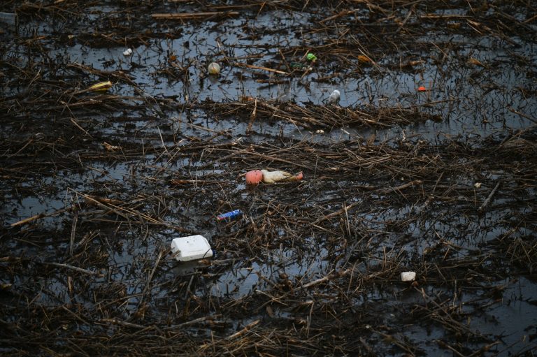 Κακοκαιρία Daniel: Mήνυση κατά παντός υπευθύνου από τον Αχιλλέα Μπέο για τη ρύπανση του Παγασητικού