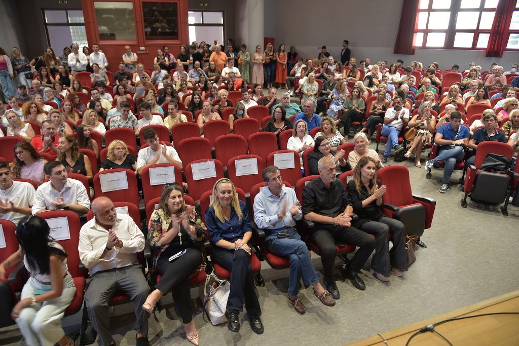Ο Δήμος Πειραιά βράβευσε τους μαθητές των Λυκείων της πόλης που εισήχθησαν στην τριτοβάθμια εκπαίδευση