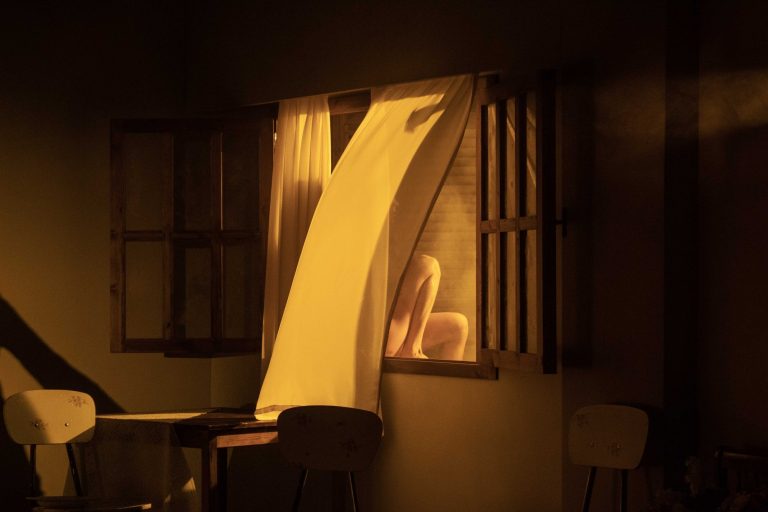 «Goodbye, Lindita»: Η παράσταση που ενθουσίασε κοινό και κριτικούς επιστρέφει για 2η χρονιά