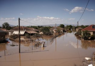 Δημοσκόπηση: Την κυβέρνηση «δείχνουν» ως βασική αιτία για τις καταστροφές σε Θεσσαλία και Έβρο