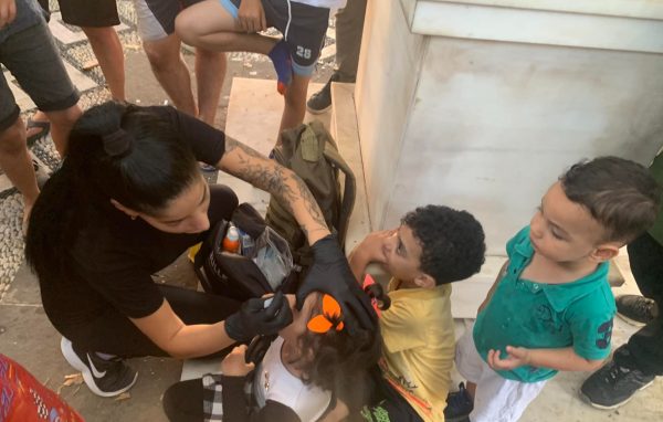 Ρόδος: Πρόσφυγες και μετανάστες παραμένουν αβοήθητοι για ημέρες – «Η Αστυνομία δεν τους φέρνει φαγητό»