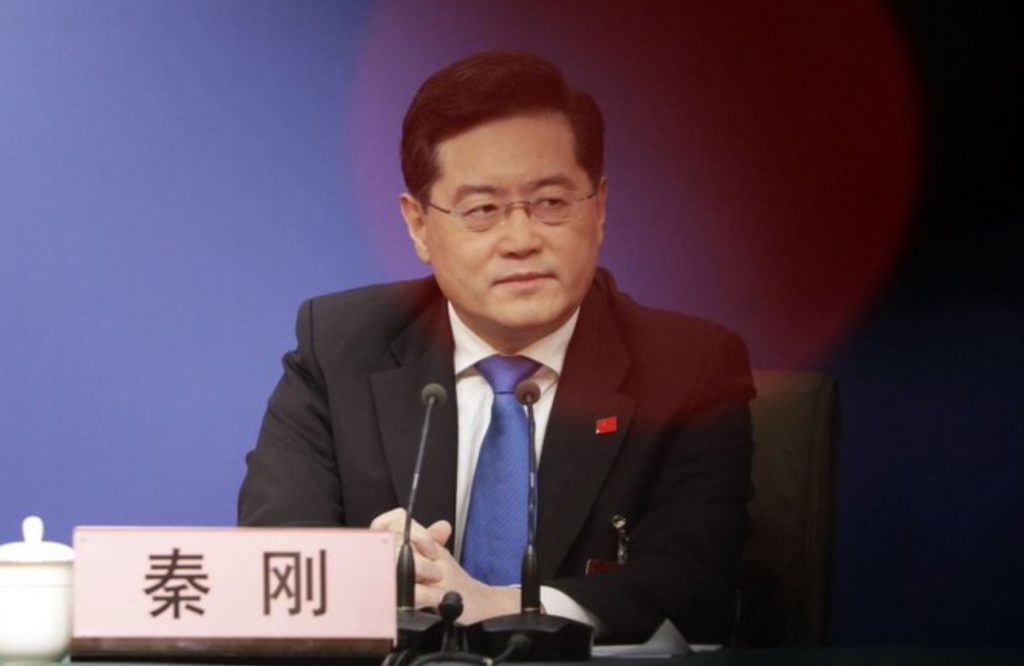 Αποκάλυψη για την αποπομπή του Κινέζου υπουργού Εξωτερικών- Είχε εξωσυζυγική σχέση