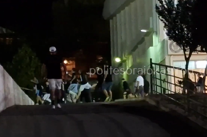 Θεσσαλονίκη: Άγρια συμπλοκή ανηλίκων μετά από παρενόχληση κοριτσιών – Μία σύλληψη και 8 προσαγωγές