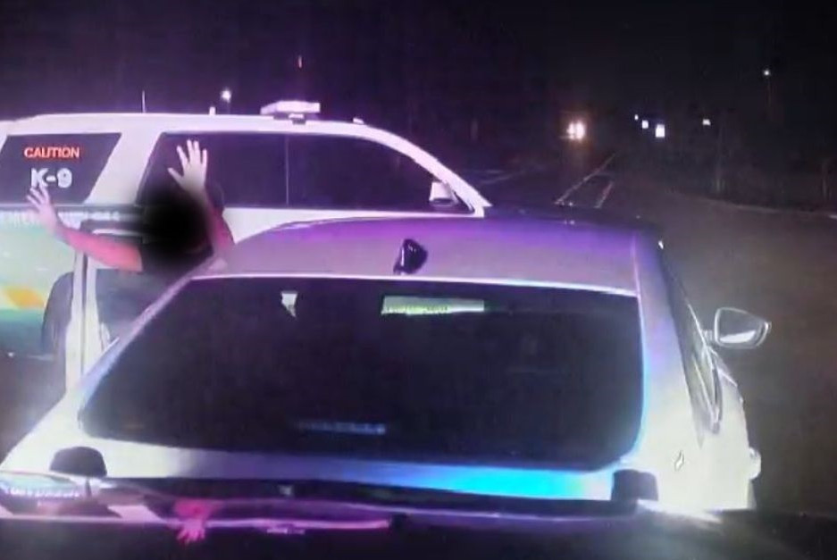 ΗΠΑ: Αστυνομικοί ακινητοποίησαν Ι.Χ που οδηγούσε δεκάχρονος σε αυτοκινητόδρομο της Φλόριντας