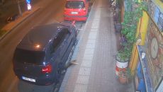 Θεσσαλονίκη: Σοκαριστικό βίντεο με τροχαίο – Χτύπησε οδηγό μηχανής και τον εγκατέλειψε