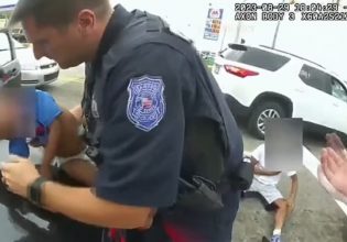 ΗΠΑ: Αστυνομικός σταμάτησε Ι.Χ για υπέρβαση ορίου ταχύτητας και κατέληξε να δίνει τις πρώτες βοήθειες σε μωρό