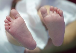 Παράνομες υιοθεσίες στα Χανιά: Στο νοσοκομείο Χανίων το γενετικό υλικό από την κλινική – Η επίσημη ανακοίνωση