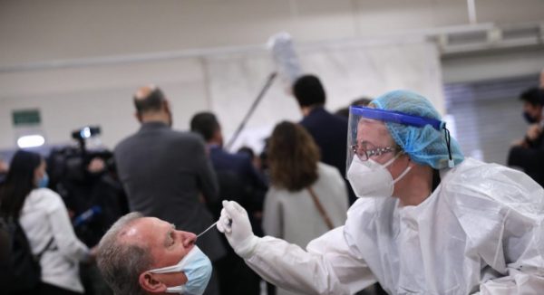 Κοροναϊός: Όλα όσα ξέρουμε για τις υποπαραλλαγές Eris και Pirola – Οι προβλέψεις για το φθινόπωρο