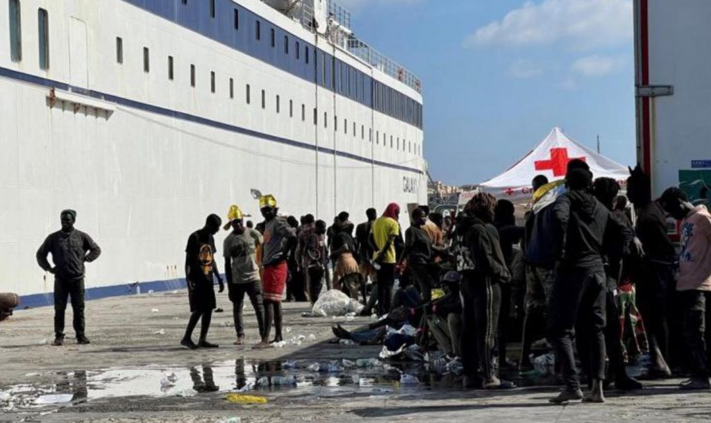 Ιταλία: Μωρό πέντε μηνών πνίγηκε κατά τη διάρκεια επιχείρησης διάσωσης μεταναστών στο νησί Λαμπεντούζα