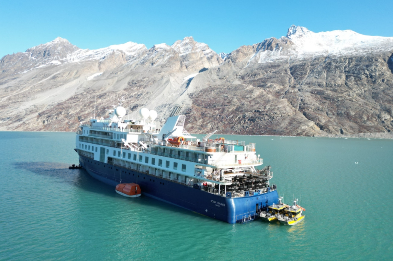 Κρουαζιερόπλοιο προσάραξε στο πιο απομακρυσμένο σημείο της Γροιλανδίας - «Η βοήθεια είναι μακριά»