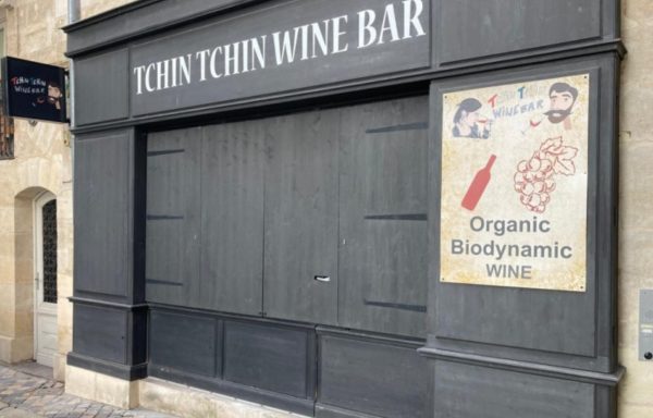 Μπορντό: «Κάποιες σαρδέλες μύριζαν αλλά τις υπόλοιπες τις σέρβιρα» – Όσα δήλωσε ο ιδιοκτήτης του εστιατορίου