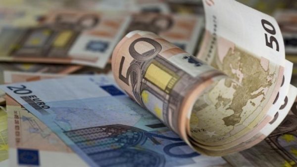 Βουλή: Κατατέθηκε ο συμπληρωματικός προϋπολογισμός των 600 εκατ. ευρώ