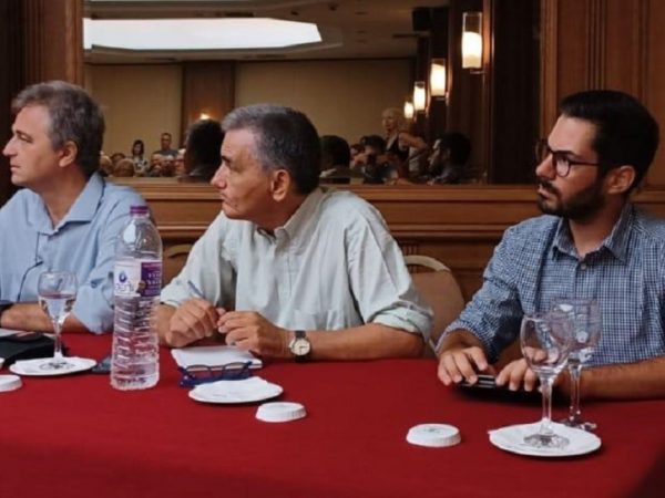 ΣΥΡΙΖΑ: Άμεση σύγκληση της Πολιτικής Γραμματείας ζητά η «Ομπρέλα»