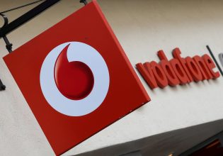 Vodafone: Το δίκτυο κινητής θα συνδεθεί με τους δορυφόρους της Amazon