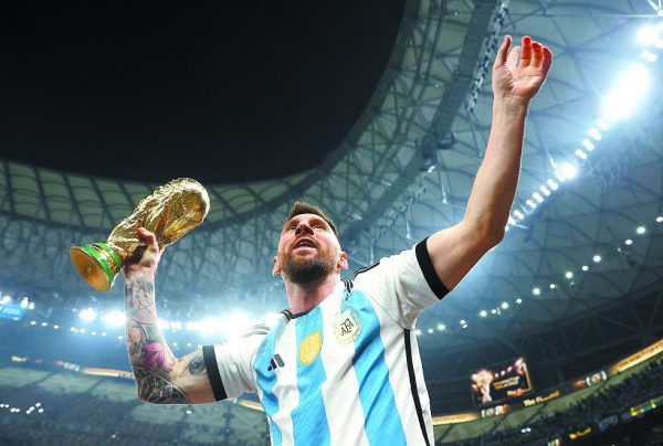 Βόμβα από Λουίς φαν Γκάαλ: «Το Μουντιάλ του Κατάρ ήταν προκαθορισμένο για να το κατακτήσει ο Μέσι»