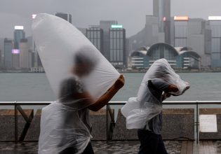 BBC: Οι φωτιές στην Ελλάδα ανάμεσα στα ακραία καιρικά φαινόμενα που έπληξαν τον πλανήτη το φετινό καλοκαίρι