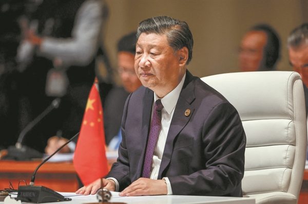 Σι Τζινπινγκ: Στέλνει μήνυμα διά της απουσίας του