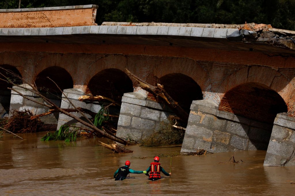 Πλημμύρες στην Ισπανία: Τρεις νεκροί και τρεις αγνοούμενοι από τις καταρρακτώδεις βροχές