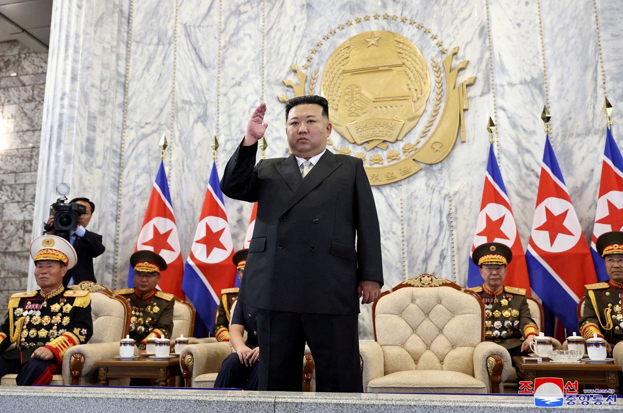Κιμ Γιονγκ Ουν: Οι κάτοικοι στο Βλαδιβοστόκ της Ρωσίας αναμένουν τον Βορειοκορεάτη ηγέτη - Ανησυχούν οι ΗΠΑ