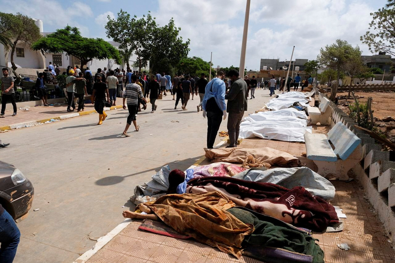 Λιβύη: Ξεπέρασαν τους 5.000 οι νεκροί από την κακοκαιρία Daniel - Στη Ντέρνα υπάρχουν παντού πτώματα