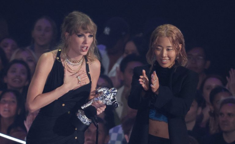 MTV VMAs 2023: Μεγάλη πρωταγωνίστρια η Τέιλορ Σουίφτ – Τιμήθηκε με το κορυφαίο βραβείο η Σακίρα