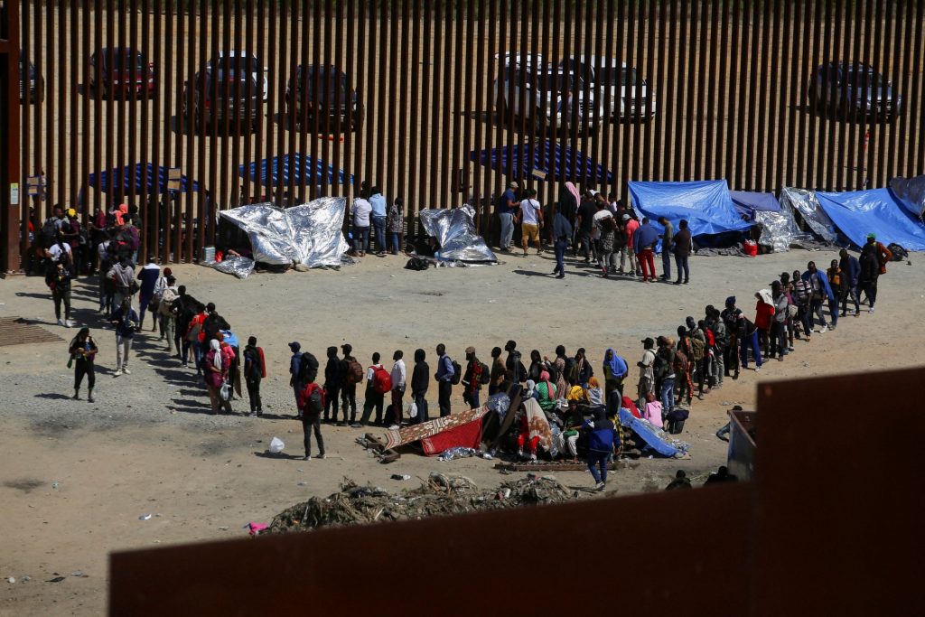 Δολοφονίες μεταναστών: Ένοχοι 11 αστυνομικοί – Οι φόνοι έγιναν στα σύνορα Μεξικού και ΗΠΑ