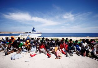 Λαμπεντούζα: Ρεκόρ αφίξεων μεταναστών και προσφύγων – «Οι πολίτες είναι απελπισμένοι, να παρέμβει η Ευρώπη»