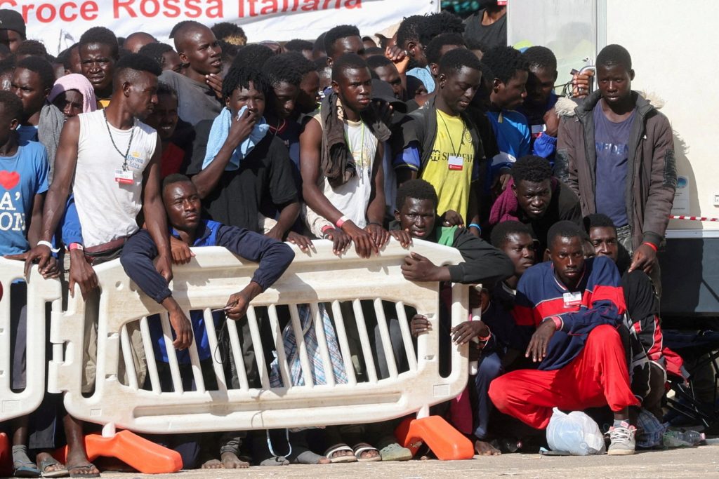 Προσφυγικό: Στο πλευρό της Μελόνι η Γαλλία – Μήνυμα αυστηρότητας στους μετανάστες