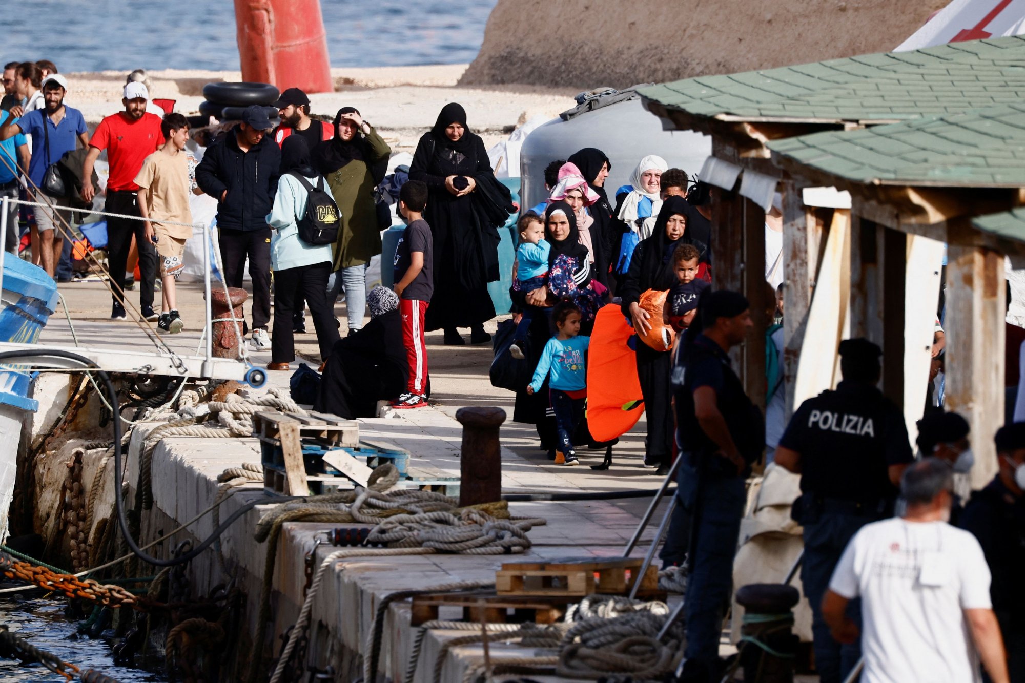 Στο hot spot της Λαμπεντούζα η ΕΕ χάνει τη μάχη με το μεταναστευτικό