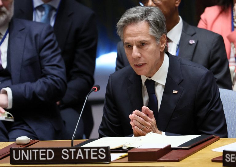 Πόλεμος στην Ουκρανία: Ο Άντονι Μπλίνκεν κατηγορεί τη Ρωσία για «εγκλήματα κατά της ανθρωπότητας»