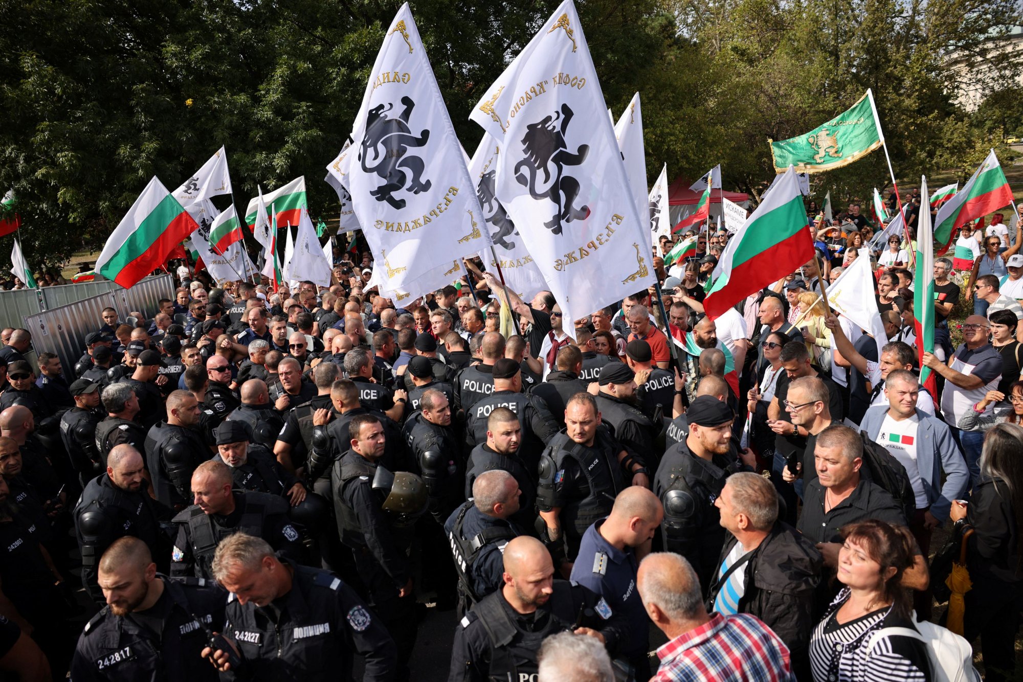 Συγκρούσεις στη Βουλγαρία: Διαδηλωτές διαφωνούν με τη στήριξη στην Ουκρανία - Ζητούν παραίτηση της κυβέρνησης
