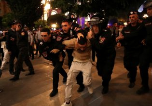 Ναγκόρνο Καραμπάχ: Συνεχίζονται οι αντικυβερνητικές διαδηλώσεις στην Αρμενία
