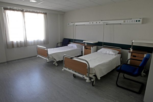 Δολοφονία στην Κέρκυρα: Πώς έγινε το άγριο έγκλημα στην Ψυχιατρική Κλινική – Το θύμα είχε 12 χτυπήματα σε πρόσωπο και λαιμό