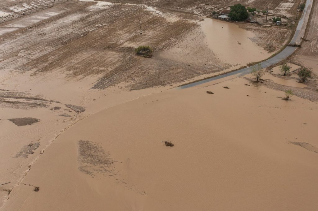 Κακοκαιρία Daniel: Διακοπή δρομολογίων – Ακινητοποιημένη αμαξοστοιχία στη Λάρισα