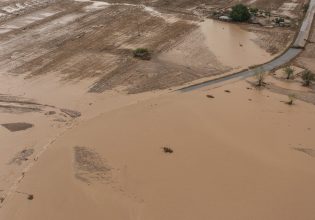 Κακοκαιρία Daniel: Διακοπή δρομολογίων – Ακινητοποιημένη αμαξοστοιχία στη Λάρισα
