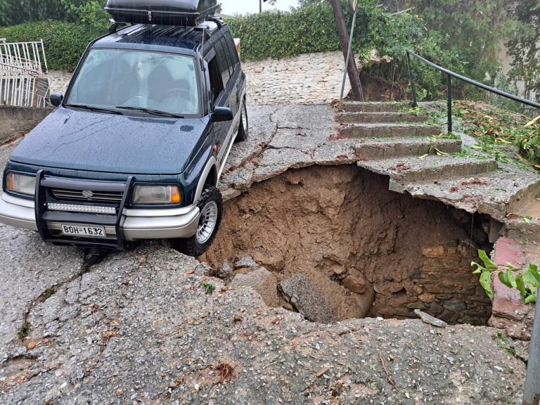 Κακοκαιρία Daniel: «Στο κόκκινο» η κεντρική Ελλάδα – «Πνίγηκαν» Βόλος, Σκιάθος και Λάρισα