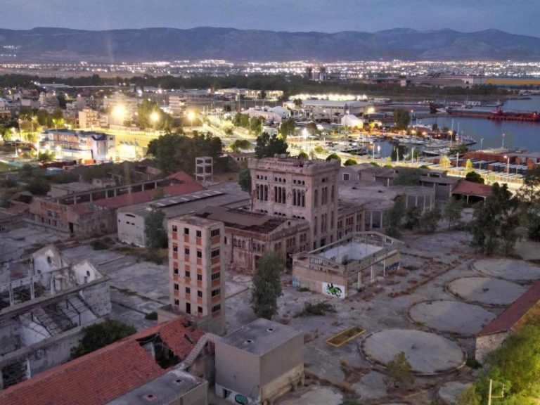 Ξεχωριστή στιγμή για την Ελευσίνα η αγορά από τον Δήμο ιστορικού κτιρίου της πόλης